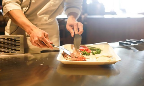 Researchers unveil robo chef that can chew, taste, & adjust seasoning Researchers unveil robo chef that can chew, taste, & adjust seasoning
